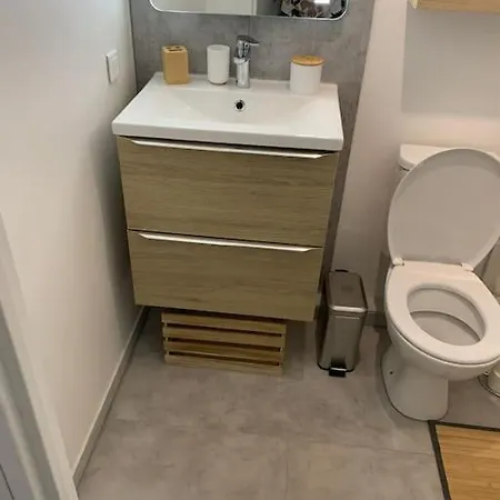Joli Avec Piscine Appartement *
