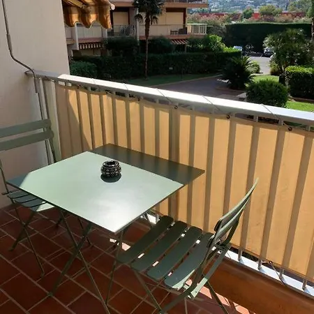 Joli Avec Piscine Appartement