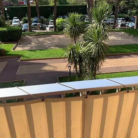Joli Avec Piscine 망들리유 라 나플